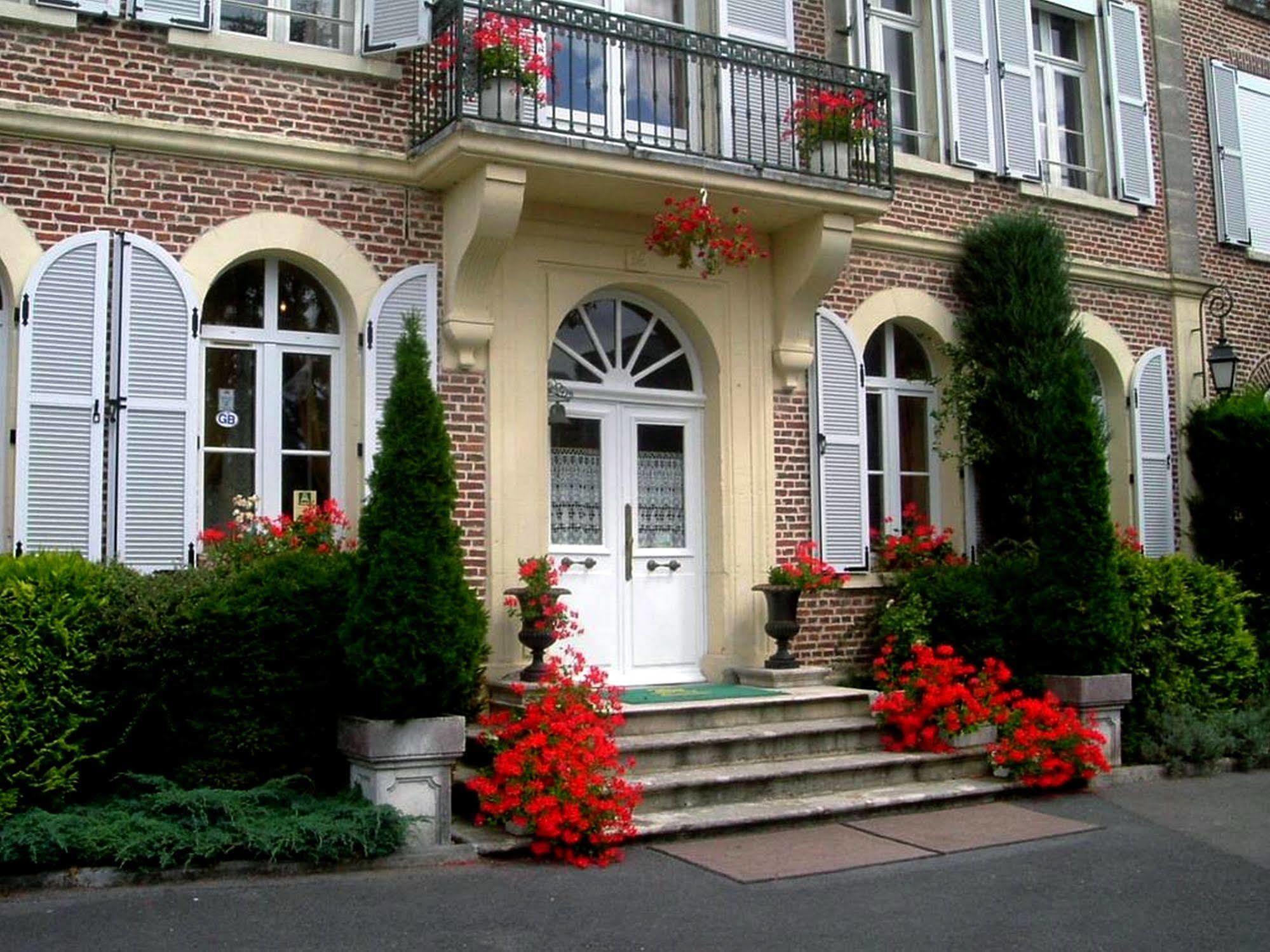 Hotel Le Clos Du Montvinage Étréaupont Dış mekan fotoğraf